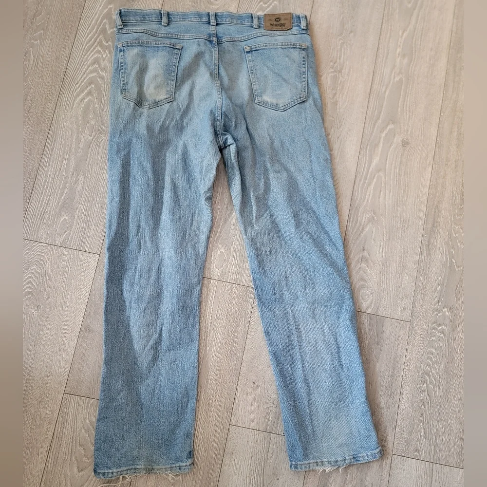 Wrangler Jeans - Picture 2 of 4